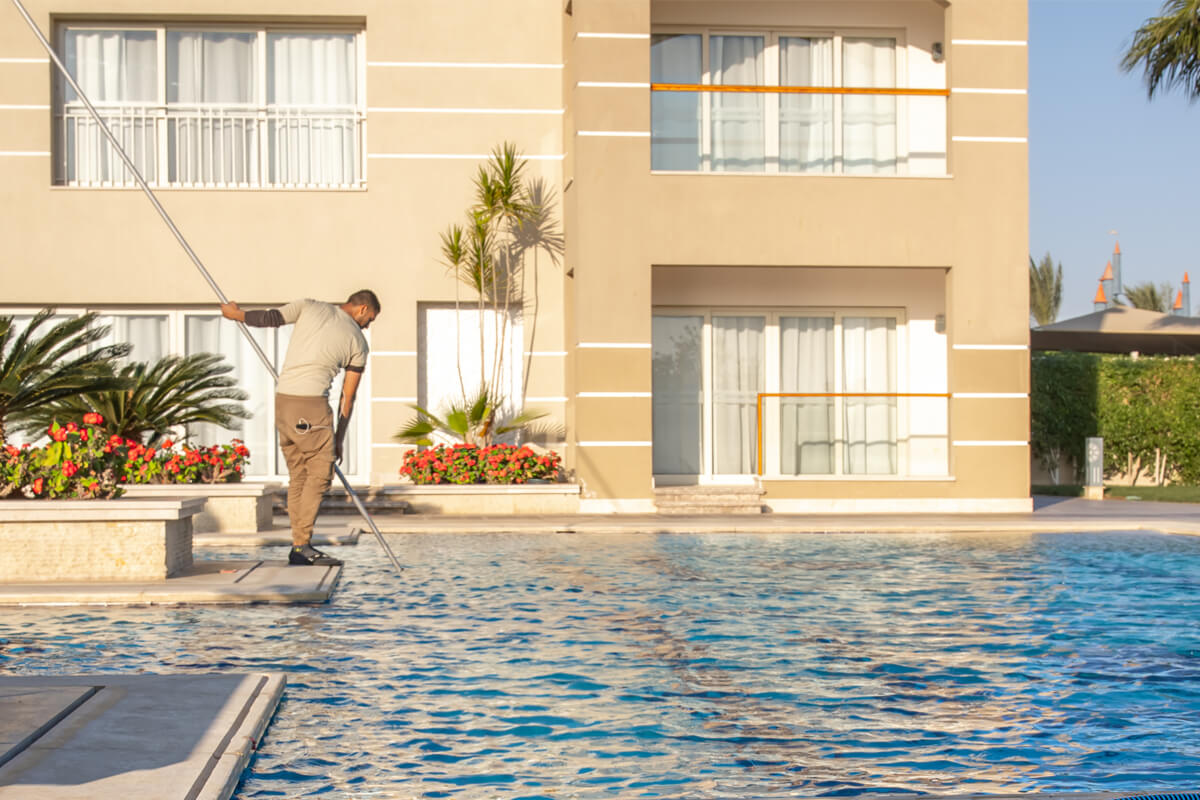 Serviços de manutenção da piscina